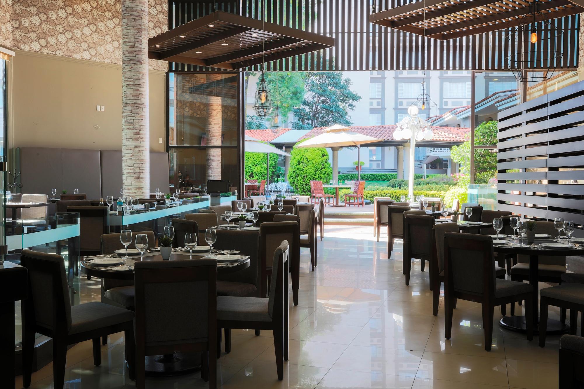 Krystal Satelite Maria Barbara Tlalnepantla (Morelos) Exterior foto Restaurant