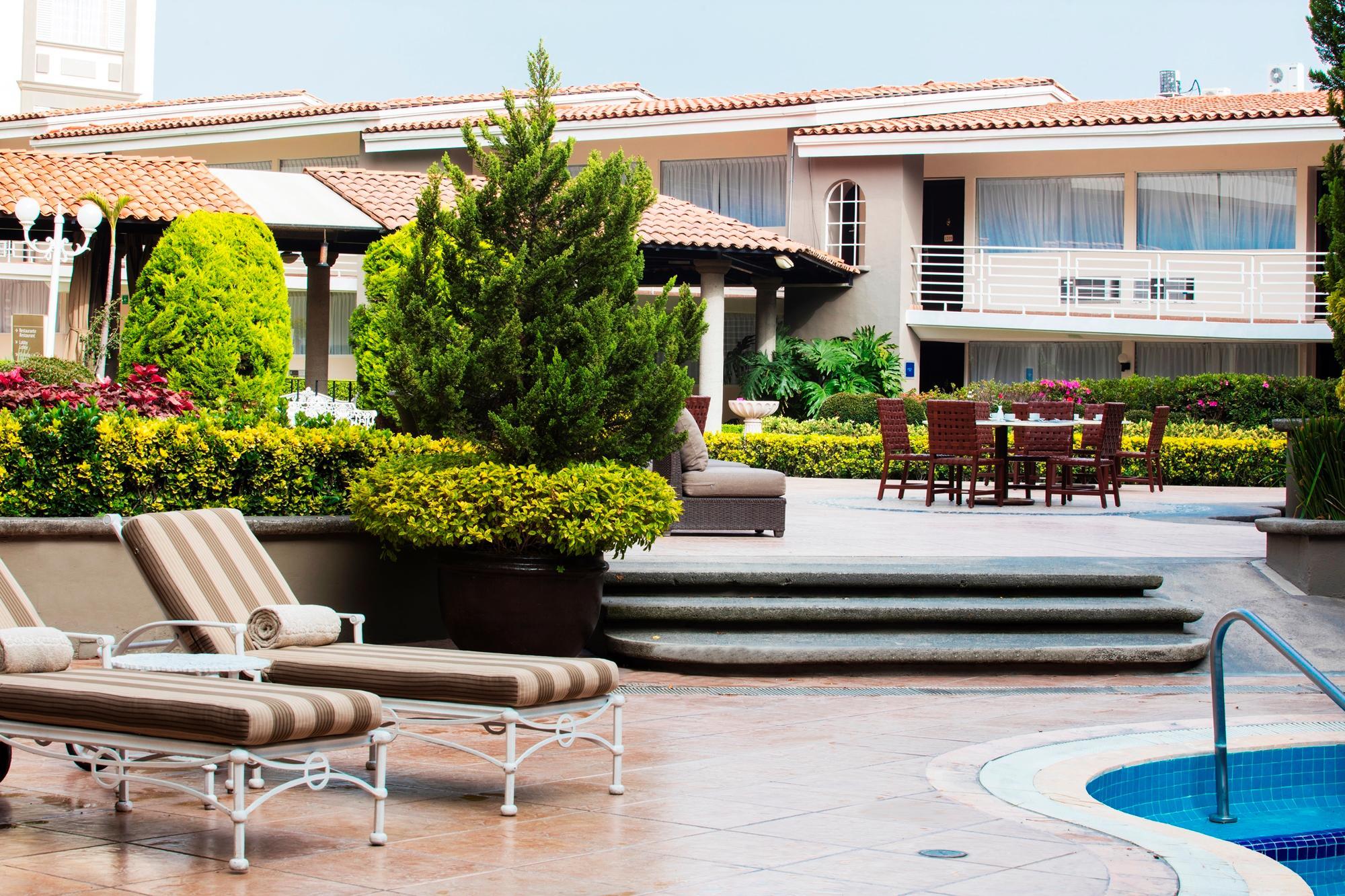 Krystal Satelite Maria Barbara Tlalnepantla (Morelos) Exterior foto The pool at the hotel