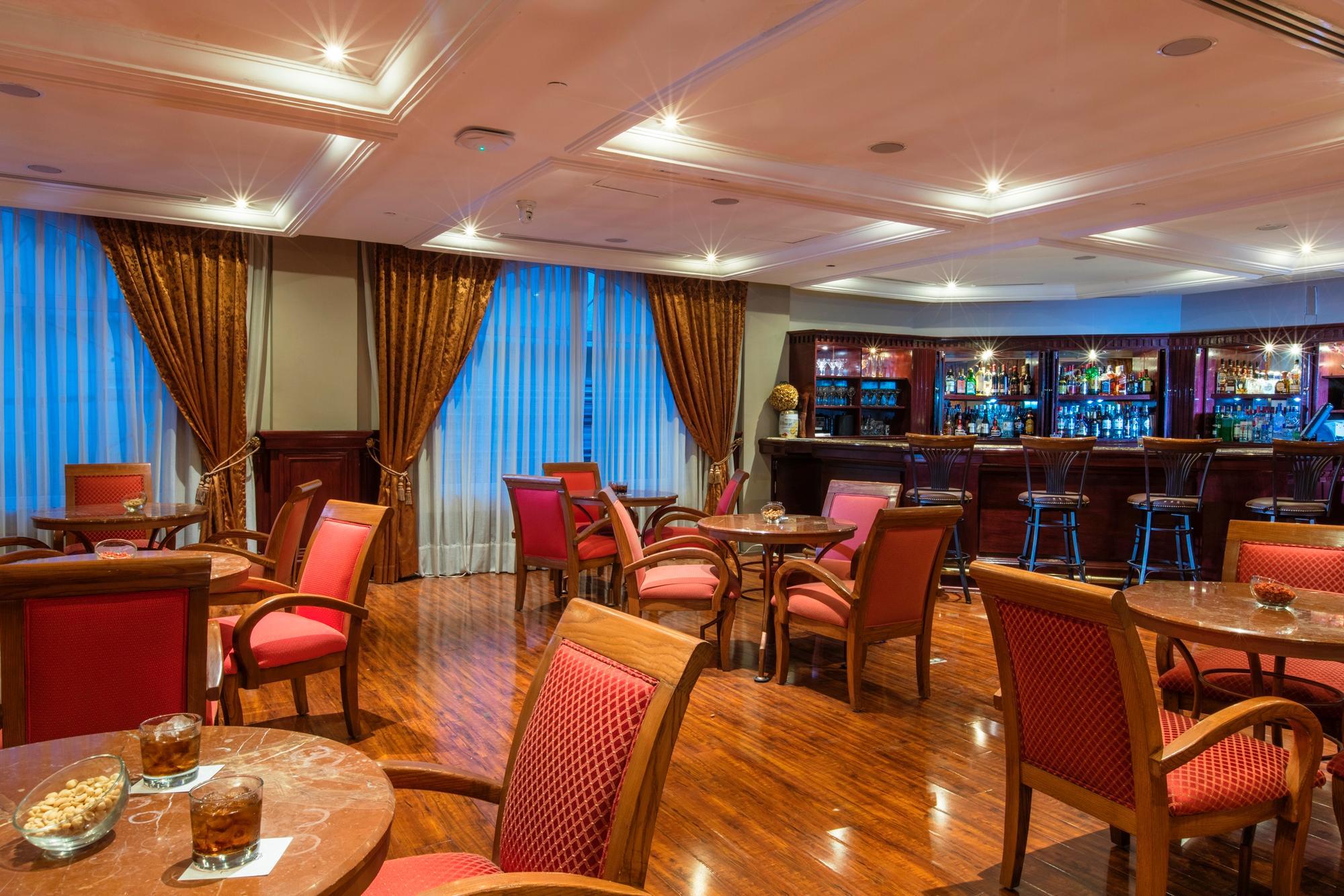 Krystal Satelite Maria Barbara Tlalnepantla (Morelos) Exterior foto The bar at the 19th floor
