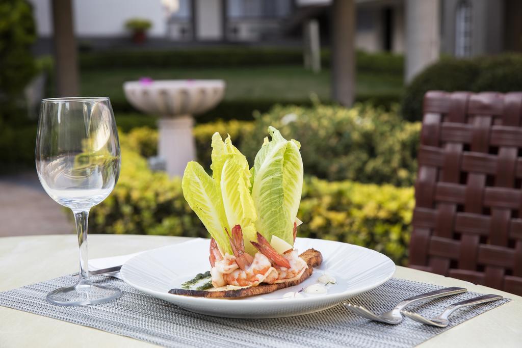 Krystal Satelite Maria Barbara Tlalnepantla (Morelos) Exterior foto A Caesar salad