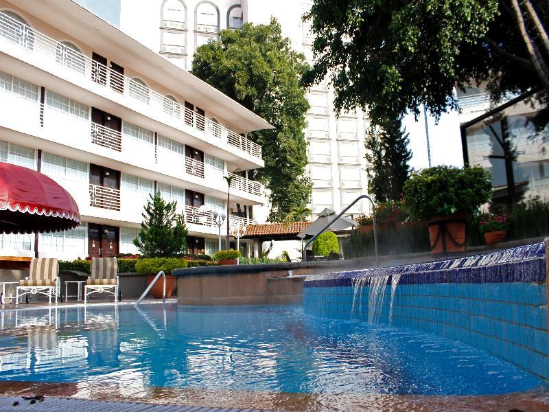 Krystal Satelite Maria Barbara Tlalnepantla (Morelos) Exterior foto Hotel's pool